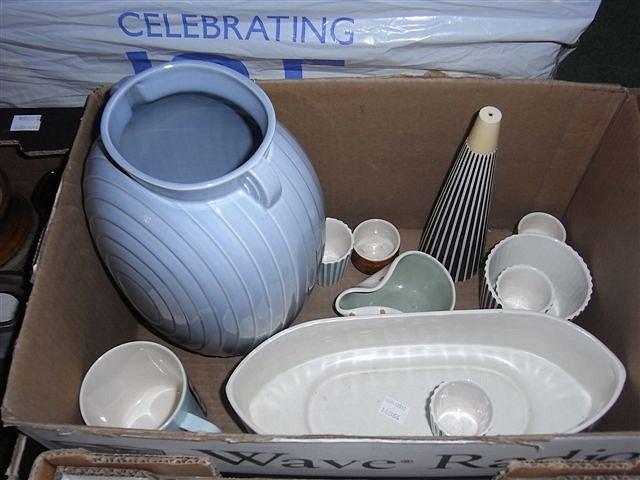 Appraisal: A COLLECTION OF HORNSEA POTTERY to include a blue ground