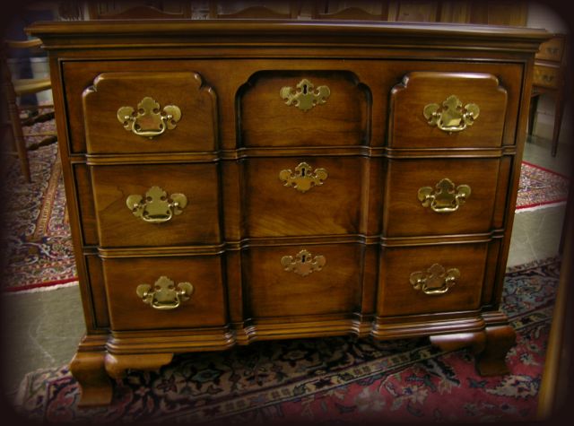 Appraisal: Three drawer block front Statton Furniture MD USA Private Collection