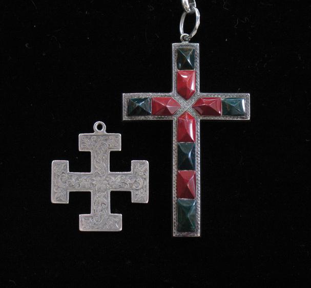 Appraisal: A LARGE HARDSTONE CROSS PENDANT set in unmarked white metal