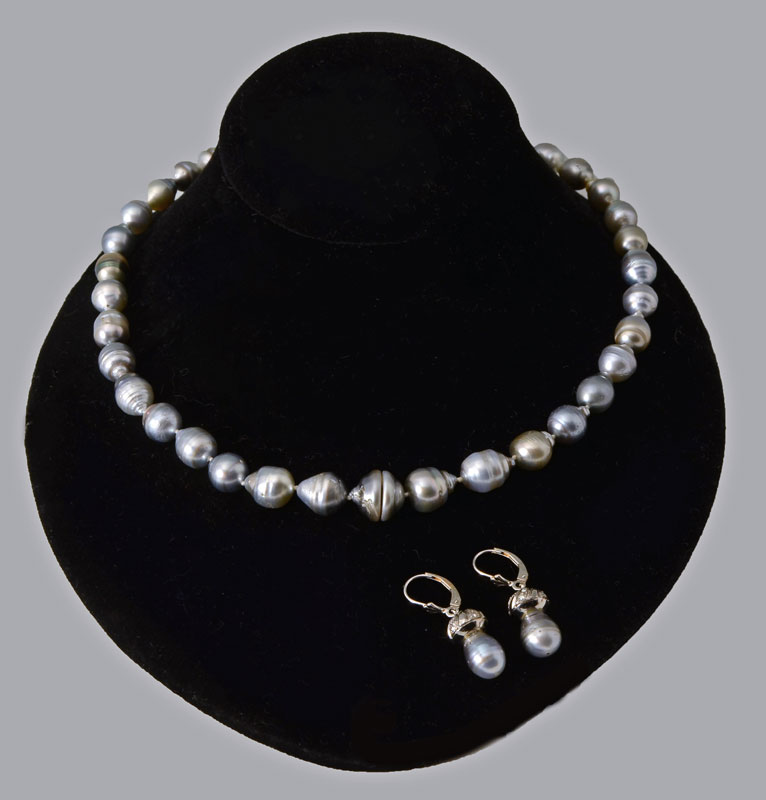 Appraisal: K CULTURED PEARL NECKLACE EARRING SET '' strand of graduated