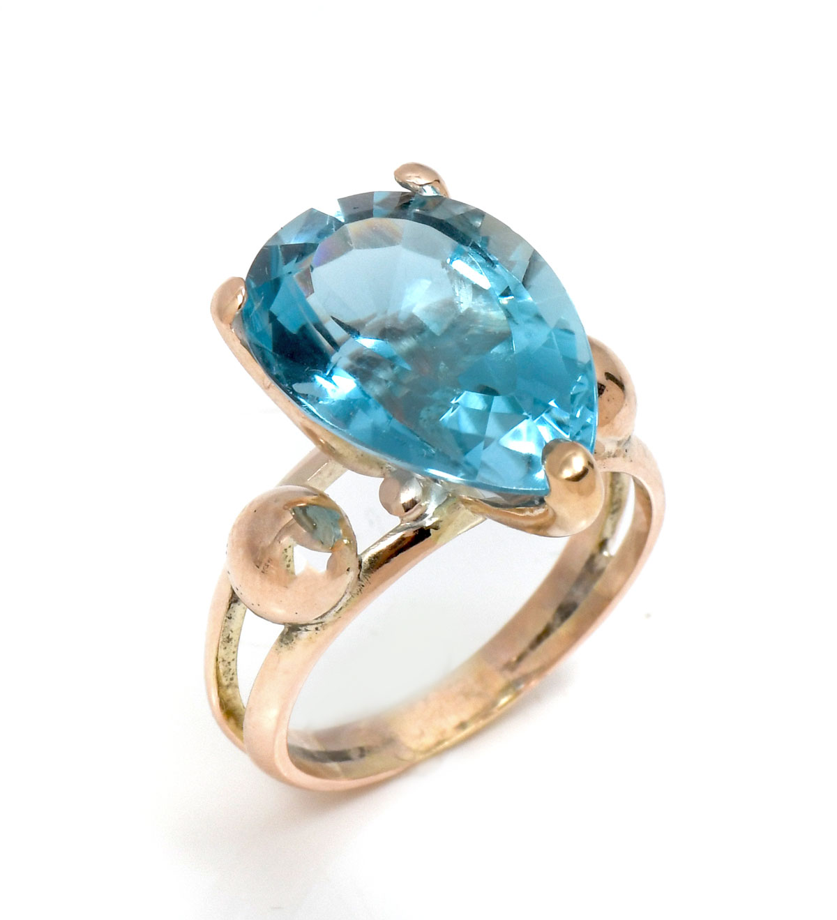 Appraisal: K BLUE TOPAZ RING K yellow gold ring contains one