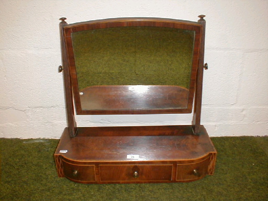 Appraisal: A Sheraton mahogany dressing table mirror cross banded in satinwood