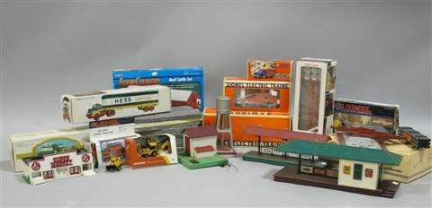 Appraisal: COLLECTION OF MODEL TRAIN ACCESSORIES Including Lionel station and freight