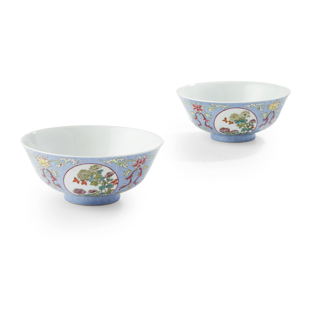 Appraisal: PAIR OF 'MEDALLION' BOWLS DAOGUANG MARK BUT LATER with deep