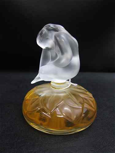 Appraisal: LALIQUE FLACON COLLECTION PERFUME BOTTLE ''Le Nue '' edition clear