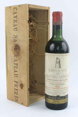 Appraisal: BOTTLE OF VINTAGE FRENCH RED BORDEAUX WINE Chateau Latour Pauillac