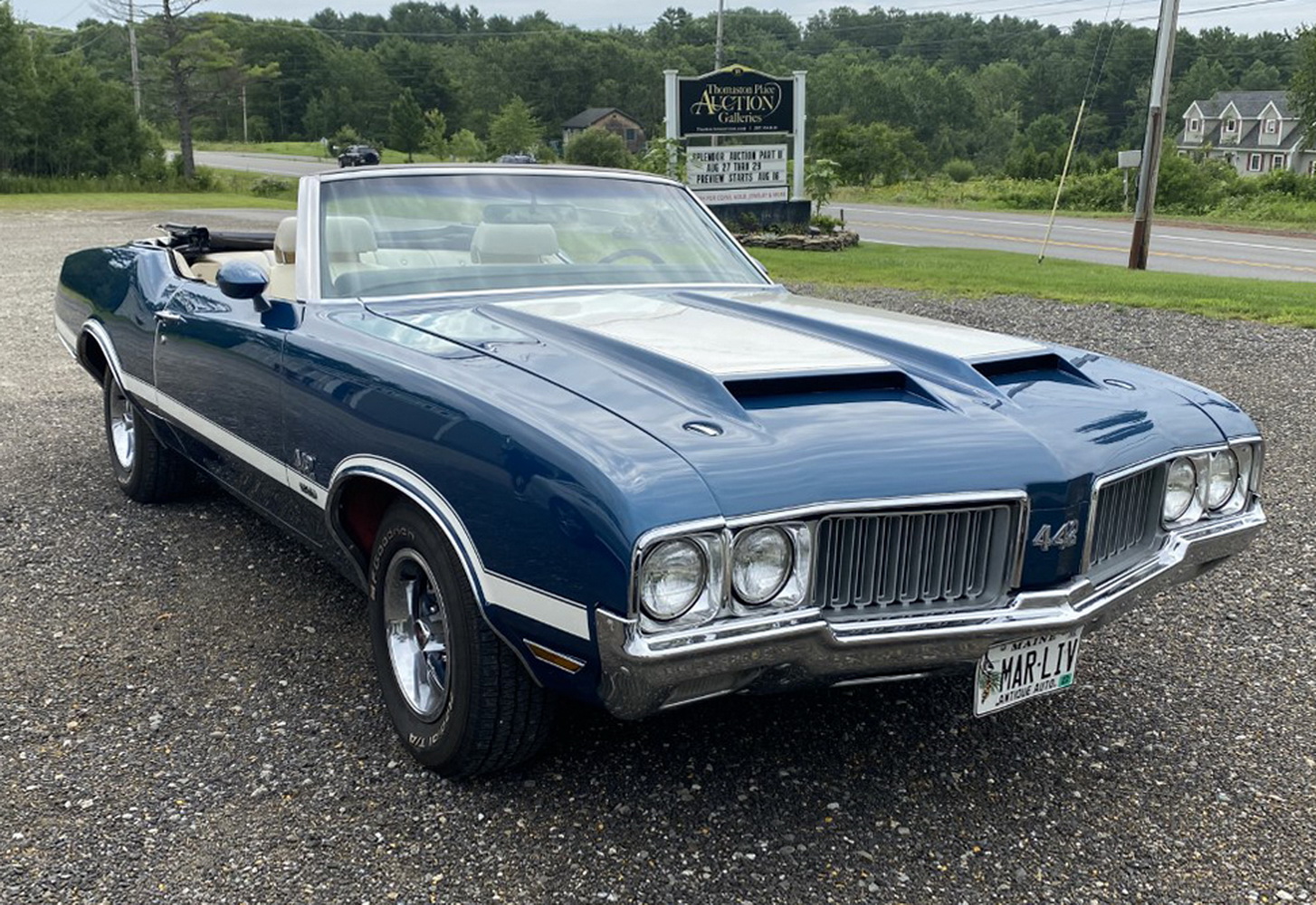 Appraisal: OLDSMOBILE POWER TOP CONVERTIBLE Metallic Blue with White Racing Stripe