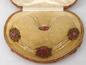 Appraisal: An antique garnet and seed pearl necklace in fitted case