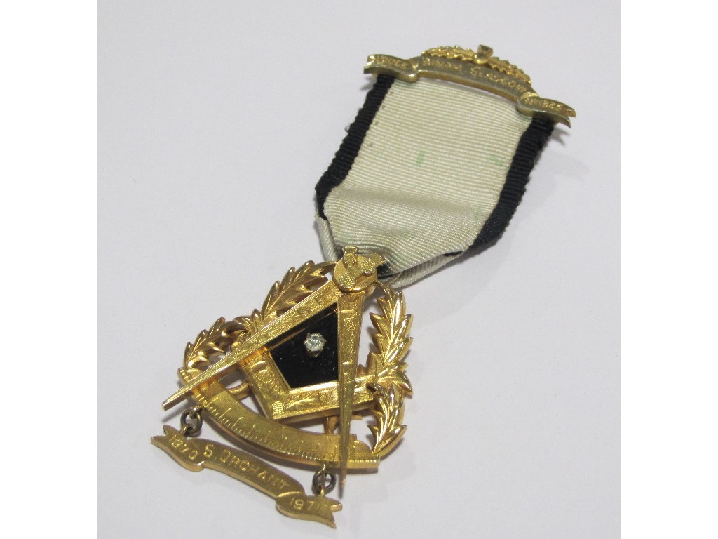 Appraisal: Nine carat gold Masonic medal with onyx and diamond inset