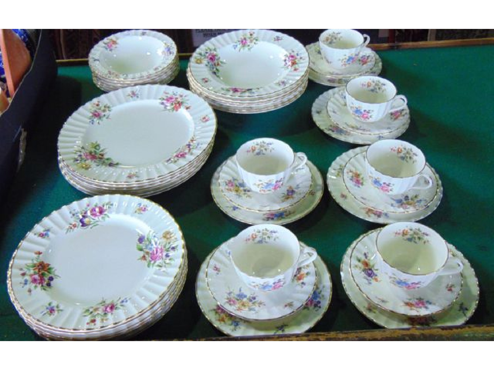 Appraisal: A collection of Royal Worcester Roanoke pattern dinner and tea