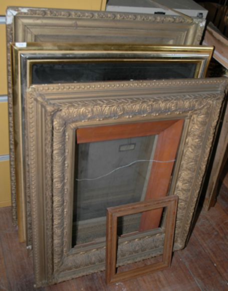 Appraisal: A COLLECTION OF VARIOUS PICTURE FRAMES TH CENTURY AND LATER