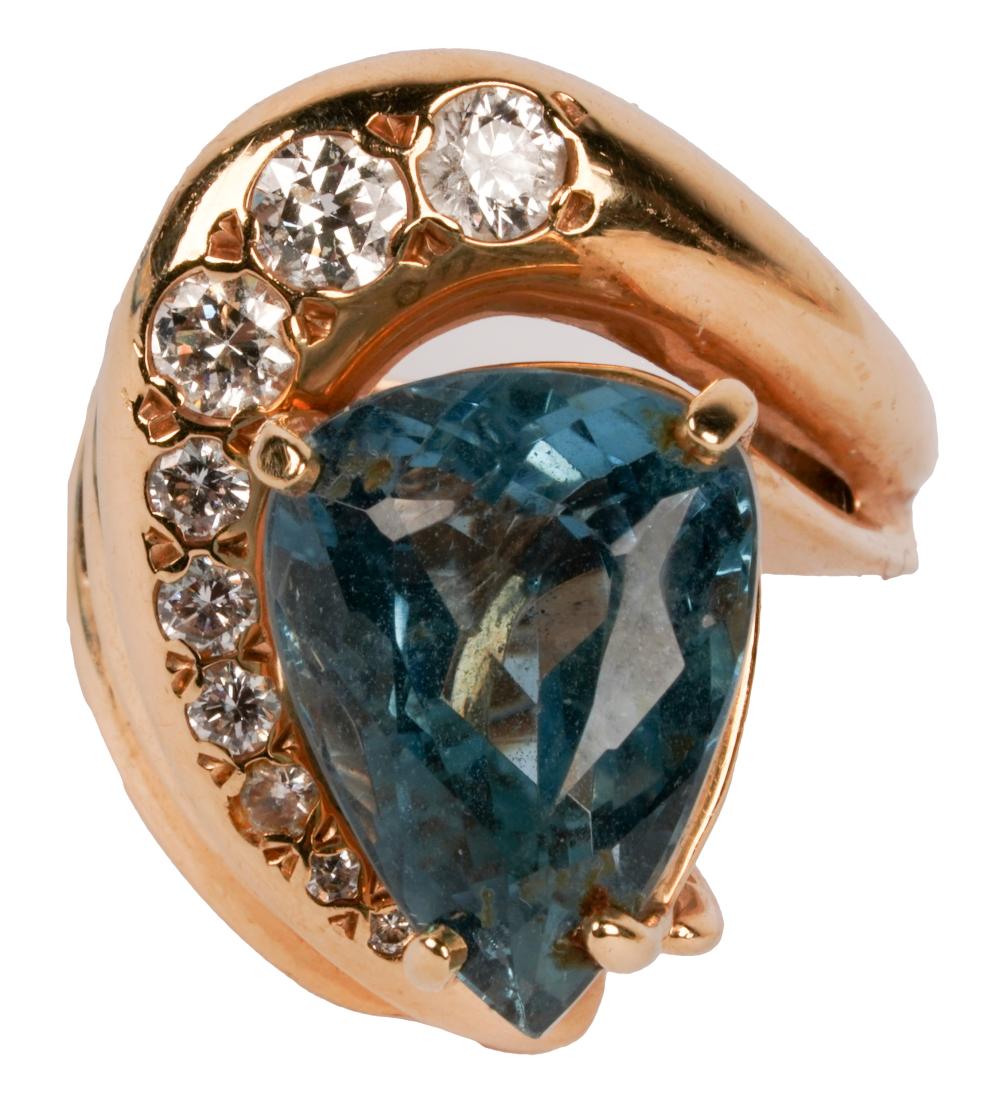 Appraisal: KARAT YELLOW GOLD DIAMOND BLUE TOPAZ RINGcentering one pear blue