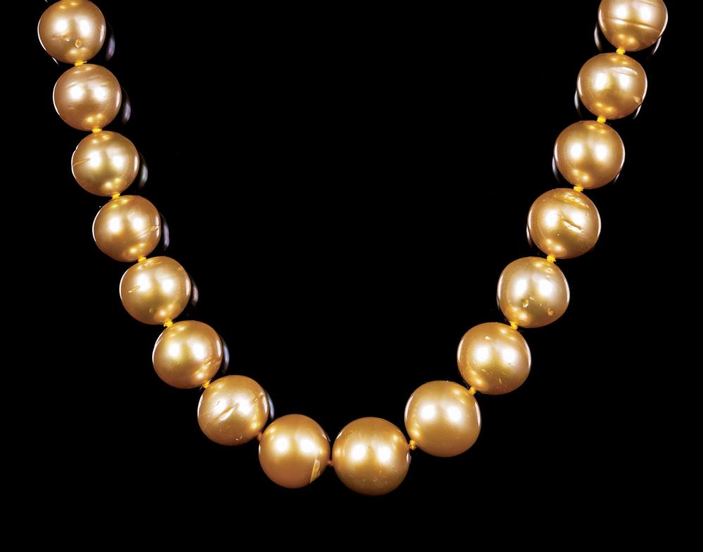 Appraisal: kt Yellow Gold and Graduated Golden South Sea Pearl Necklace