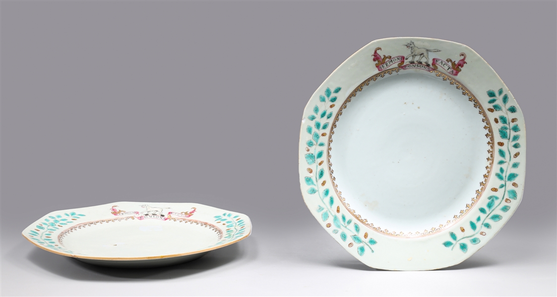 Appraisal: Pair of antique Chinese export plates the interior with flanking