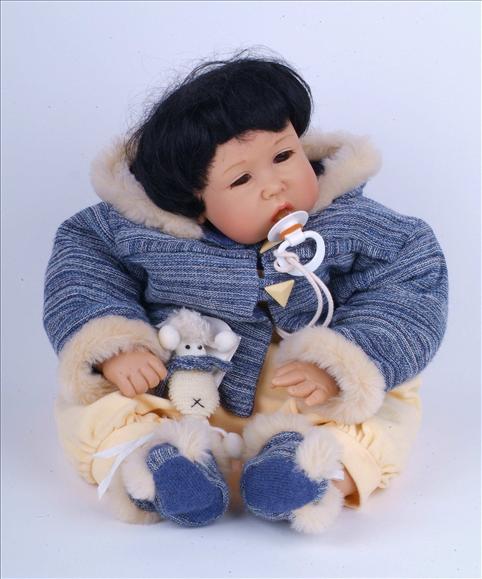 Appraisal: A Gotz 'World of Children' collectors character doll 'Yuan Li'