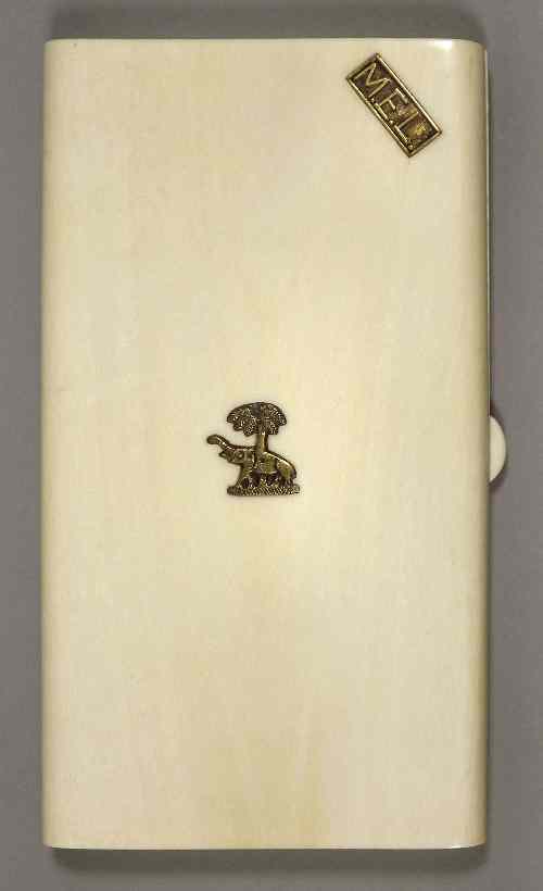 Appraisal: A s Indian ivory cigarette case the front inset with