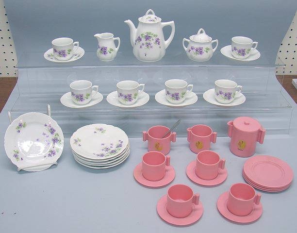 Appraisal: Sets of children's dishes Pc set of German china Violets