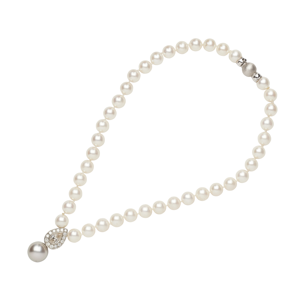 Appraisal: A pearl and diamond set necklace composed of a single