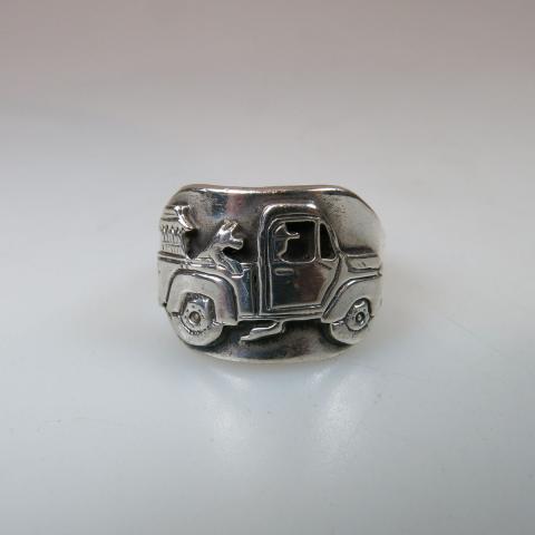 Appraisal: Clarence Lee Navajo sterling silver ring depicting whimsical scene Ring