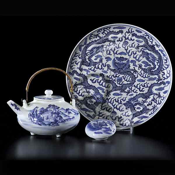 Appraisal: Chinese th Century Blue and White Tablewares Chinese th century