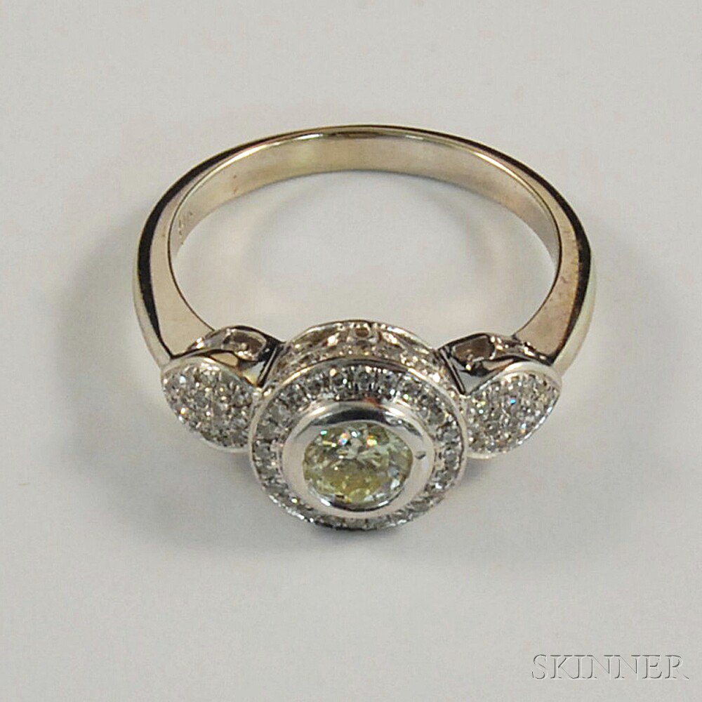 Appraisal: kt White Gold and Diamond Ring with very pale yellow