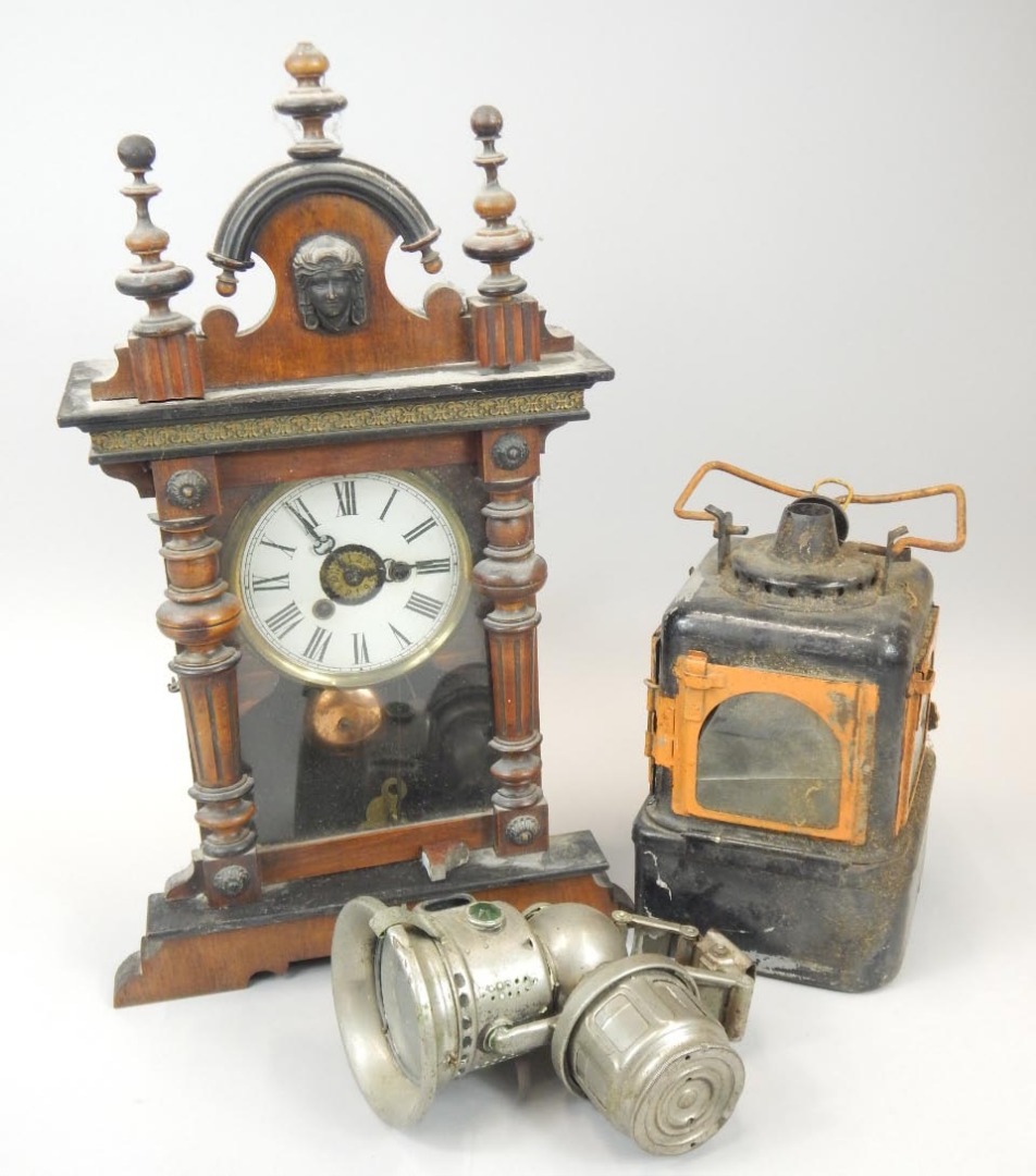 Appraisal: Various collectables to include a Vienna type wall clock a