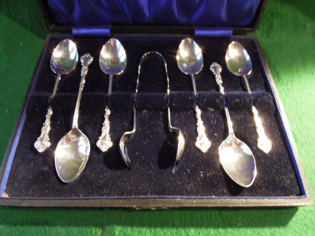 Appraisal: A boxed set of six King's pattern silver teaspoons and