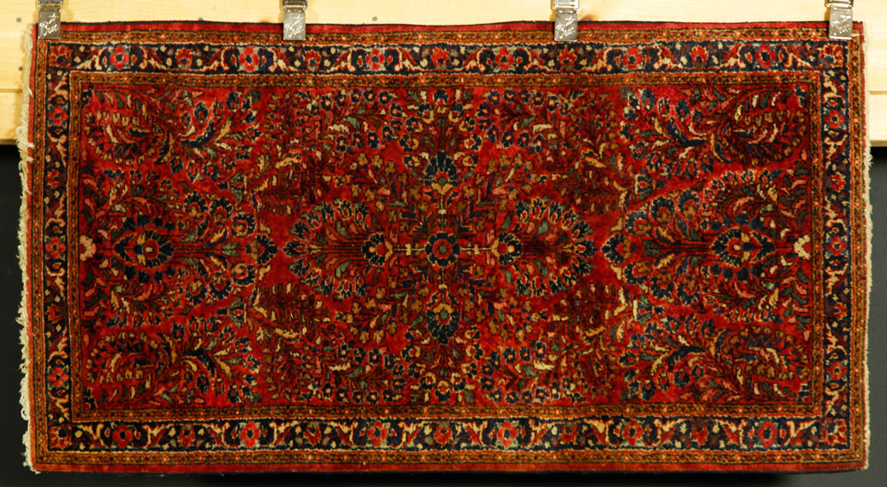 Appraisal: - Antique Persian Sarouk Rug Antique Persian Sarouk rug '