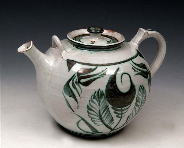 Appraisal: AN ALAN CAIGER SMITH POTTERY TEAPOT AND COVER of large