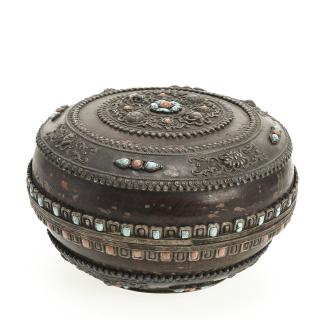 Appraisal: Sino-Tibetan coral and turquoise inset box th th c silvered-metal