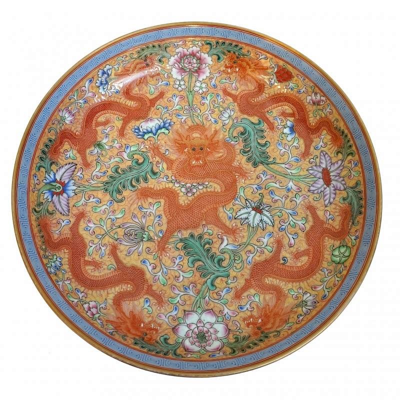 Appraisal: Chinese Famille Rose Porcelain Charger Chinese Famille Rose Porcelain Charger