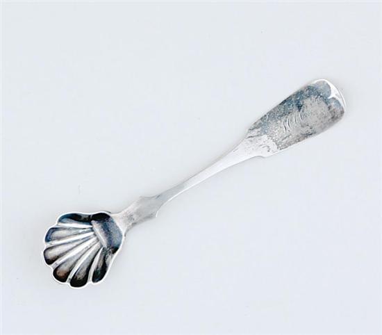 Appraisal: American coin silver salt spoon circa Tipt pattern with shell-form