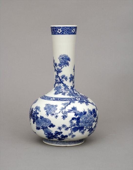 Appraisal: Chinese Blue and White Porcelain Bottle-Form Vase Modern in in