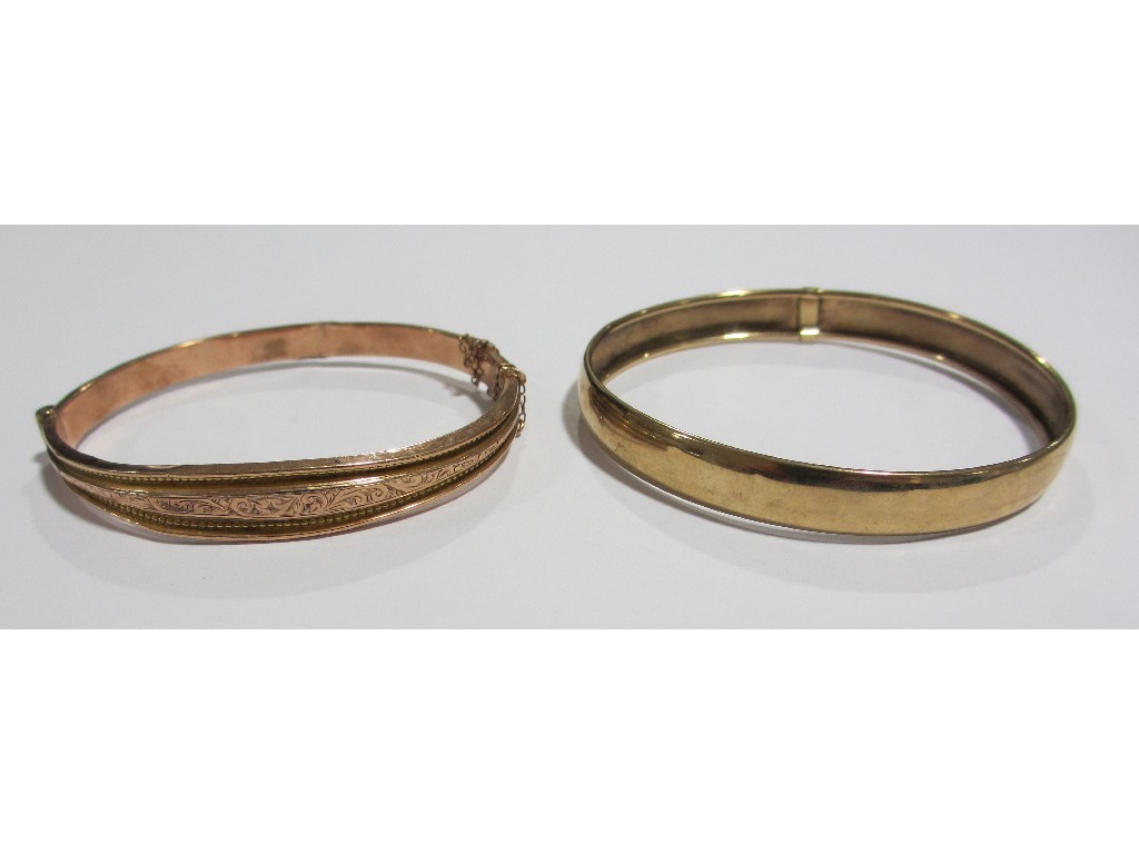 Appraisal: Two ct gold bangles Approximately gms