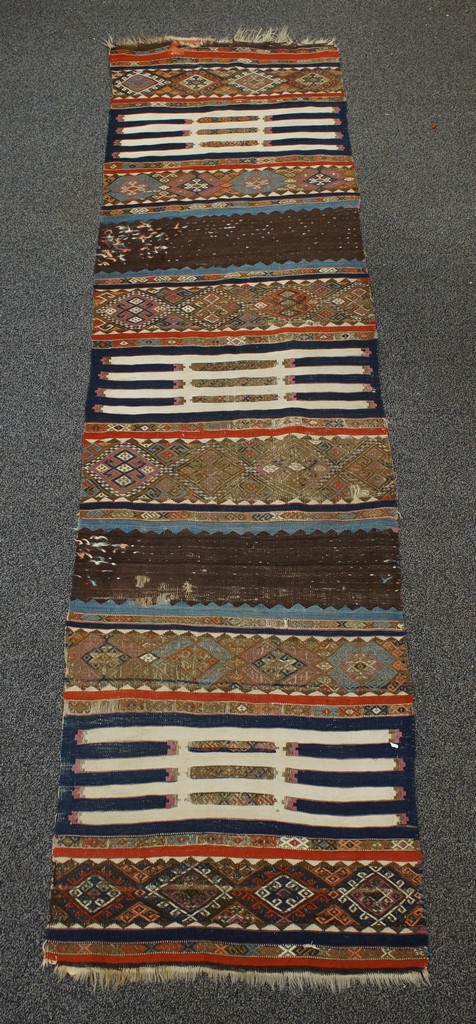 Appraisal: x Kilim