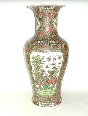 Appraisal: Large Chinese famille rose vase of baluster form painted with