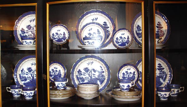 Appraisal: ROYAL DOULTON BOOTHS REAL OLD WILLOW CHINA SERVICE FOR From