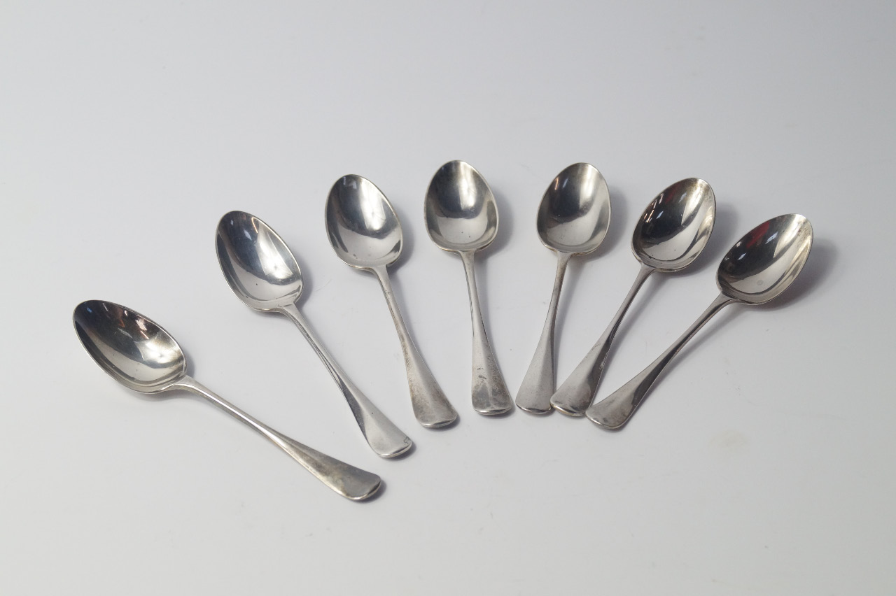 Appraisal: A set of seven George V silver rat's tail teaspoons