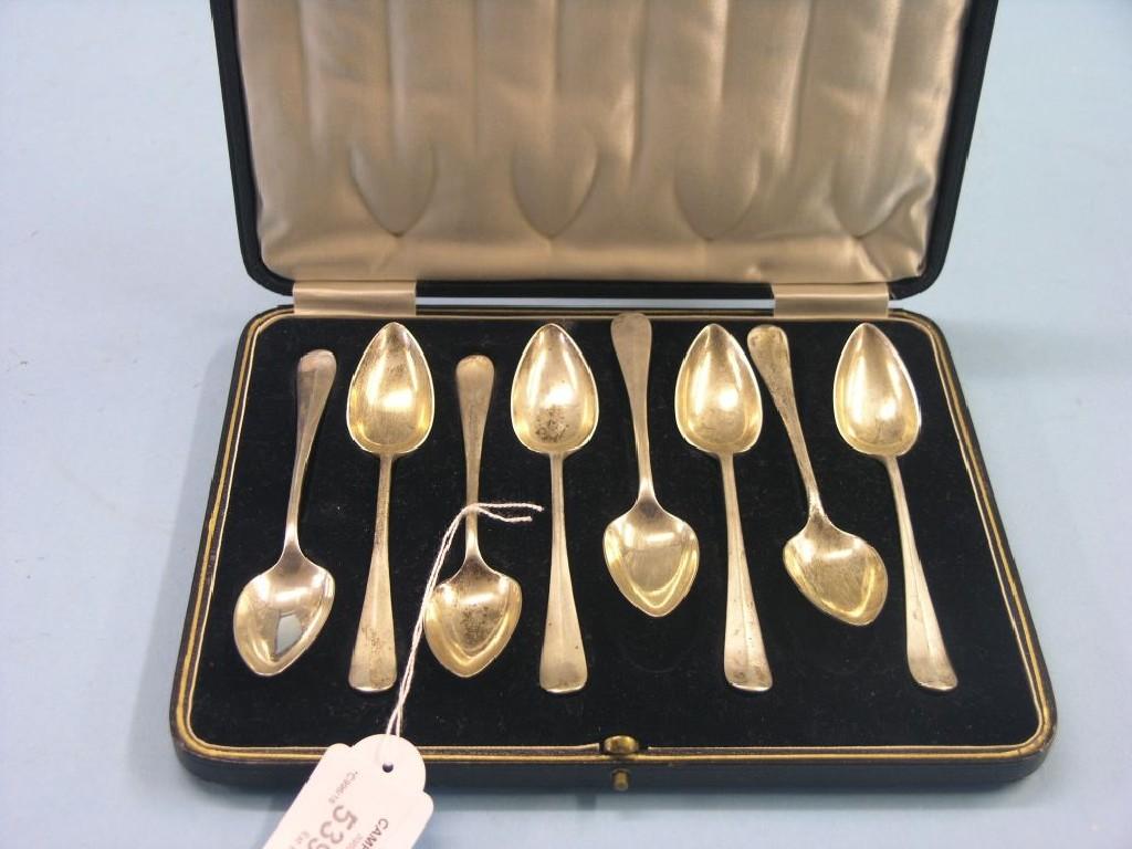 Appraisal: A cased set of eight silver grapefruit spoons Hanoverian pattern