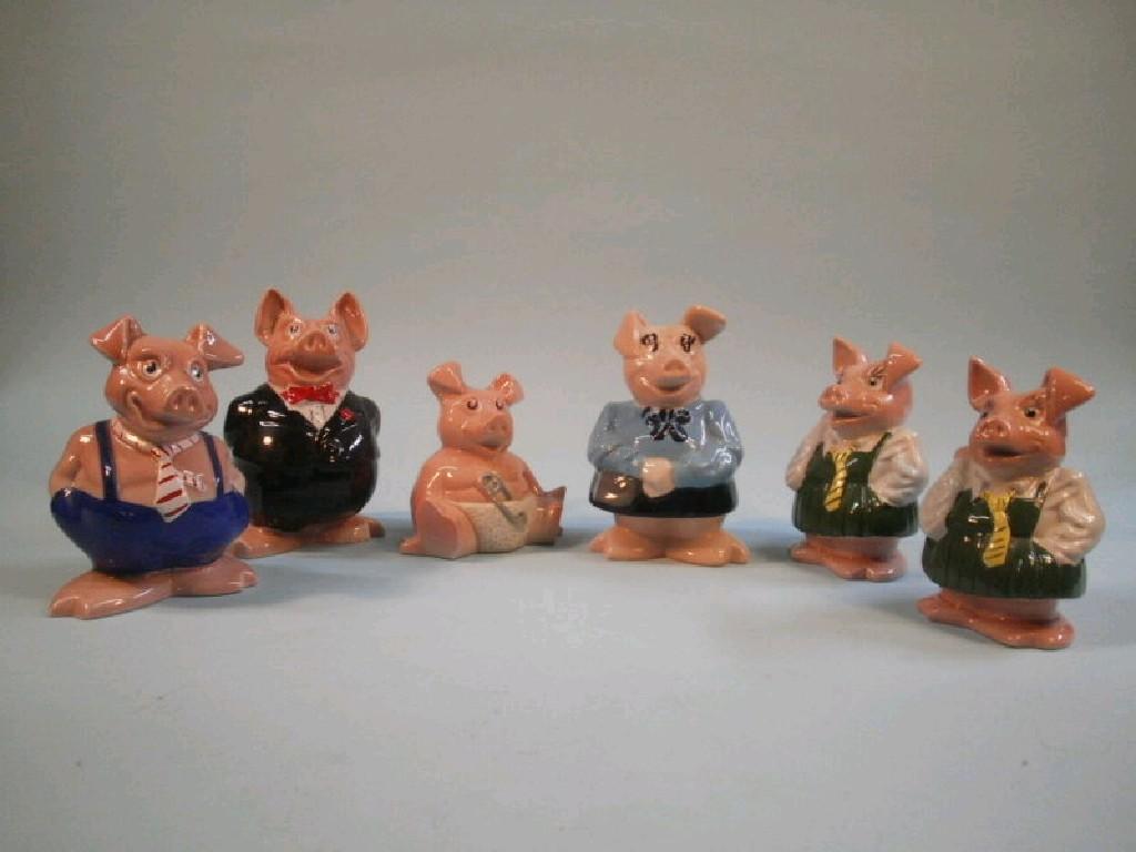 Appraisal: A set of six Wade Nat West pig money boxes