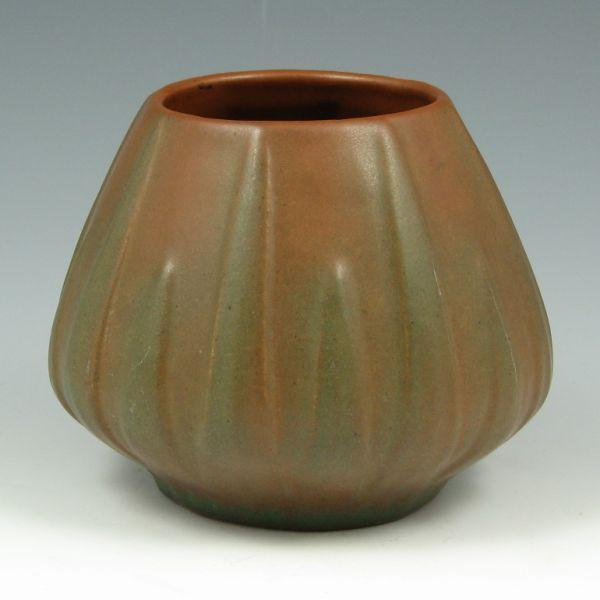 Appraisal: Van Briggle yucca vase from the s in Mountain Craig