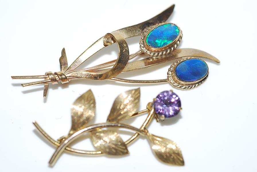 Appraisal: TWO STONE SET BROOCHES IN CT AND CT GOLD TWO