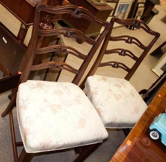 Appraisal: Set of six Federal style mahogany ribbon-back dining chairs Estimate