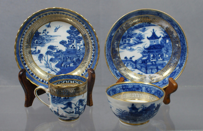 Appraisal: Chinese Export porcelain blue and white clobbered cups and saucers