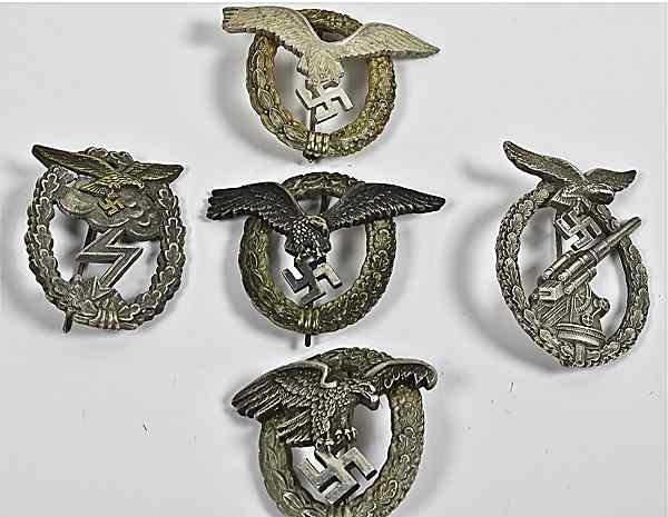 Appraisal: German WWII Luftwaffe Badges Lot of Five Lot includes pilot