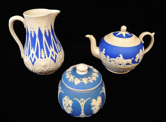 Appraisal: Late th C blue and white pottery three pieces c