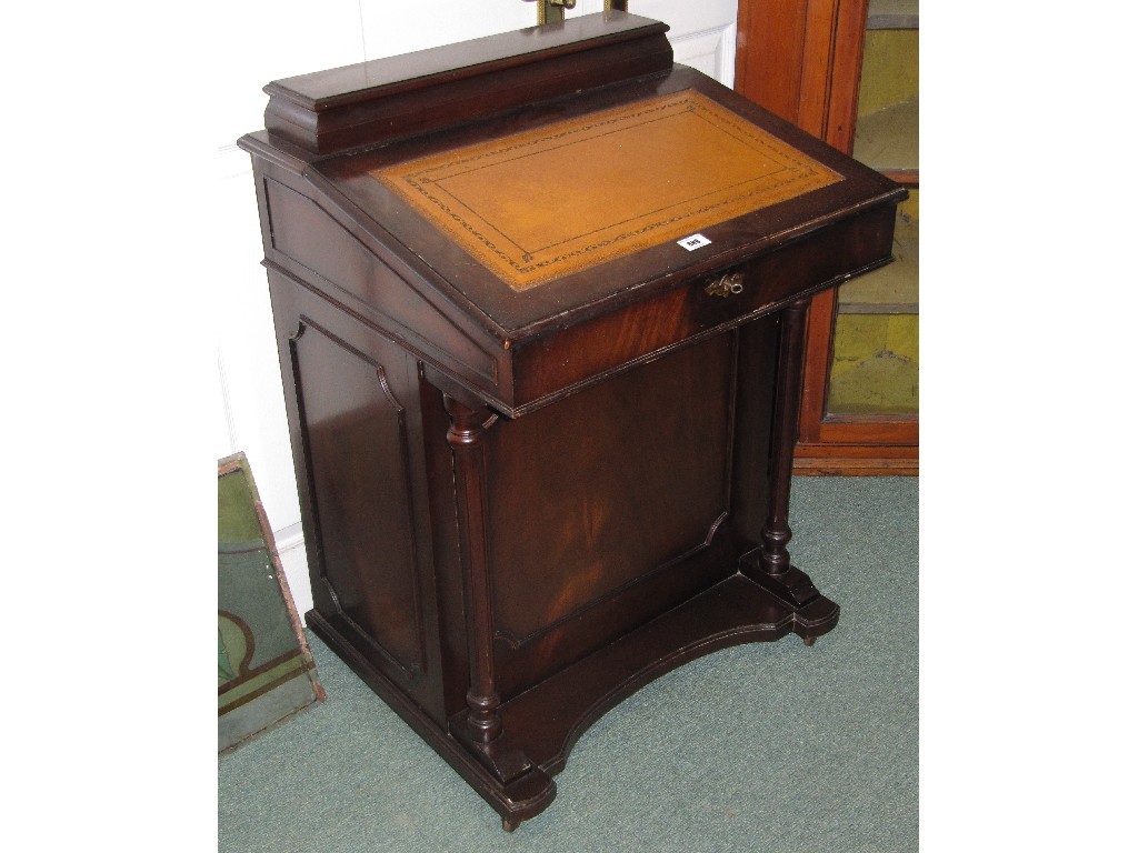 Appraisal: Reproduction mahogany davenport