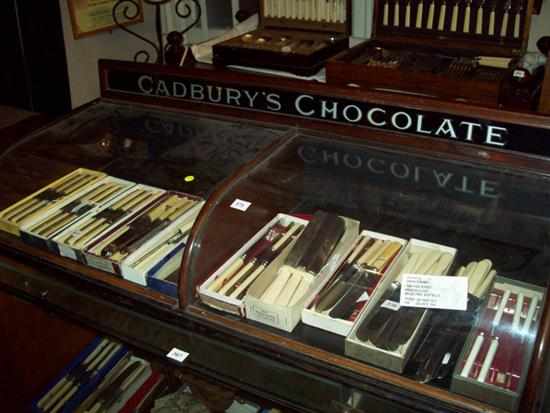 Appraisal: A LATE VICTORIAN CADBURYS CHOCOLATE COUNTER SHOW CASE