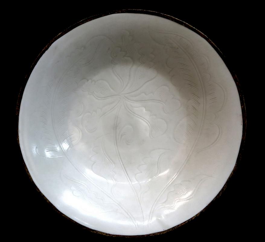 Appraisal: Ding Ware Bowl Ding Ware Bowl Description In white with