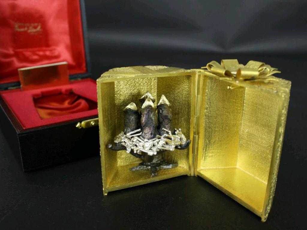 Appraisal: Stuart Devlin silver surprise Christmas box limited edition 'Four Calling